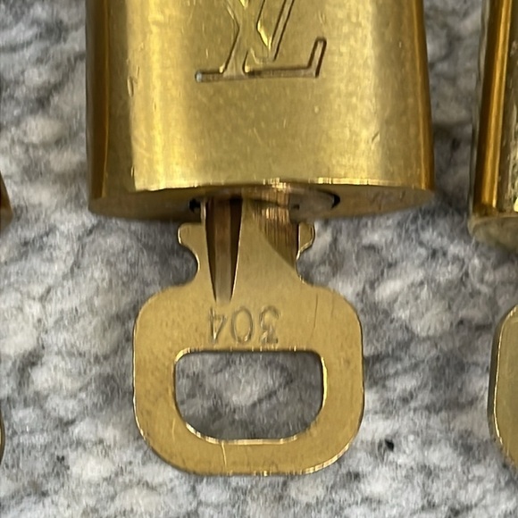 Bulk Lot Louis Vuitton Lock and Key Set of 3 Numbers 302 304 306 - Picture 3 of 9